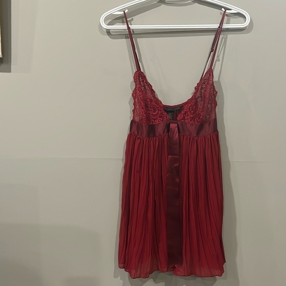 [S] Victoria's Secret Red Pleated Lace Babydoll Chemise  Nightgown Lace Upper - Picture 3 of 7
